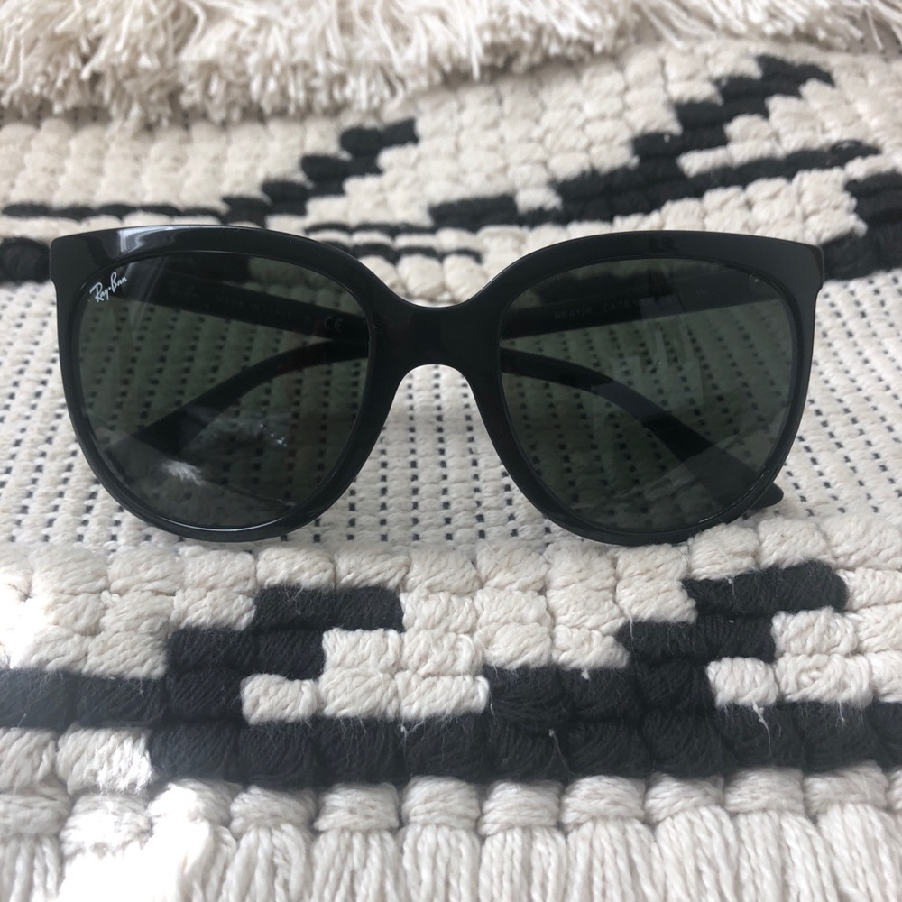 Ray Ban Cat Eye sunglasses